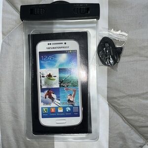 Lot of 5 Universal Waterproof Pouch for Phones & ID